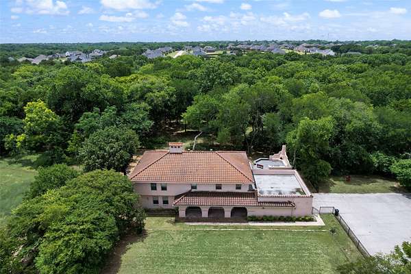 10.2 Acres of Land with Home for Sale in Midlothian, Texas
