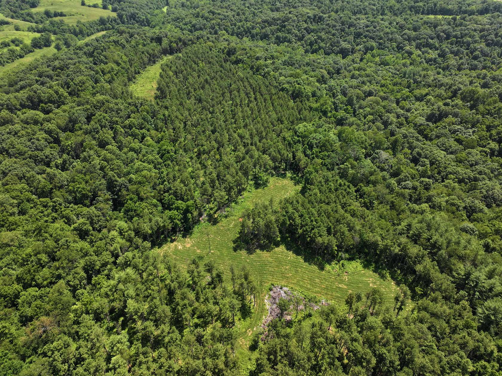104 Acres of Land for Auction in McConnelsville, Ohio