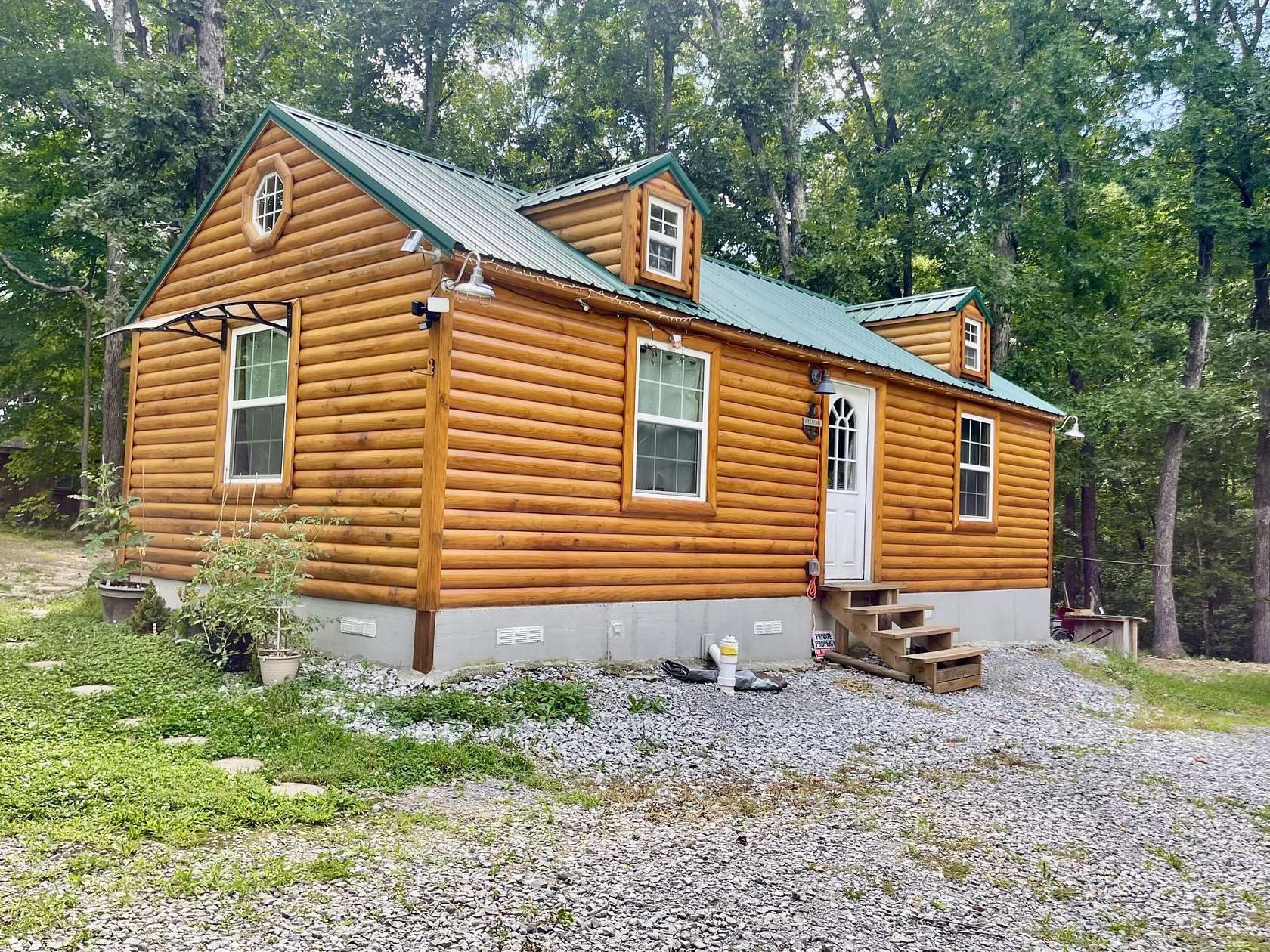 1.5 Acres of Land with Home for Sale in Kuttawa, Kentucky