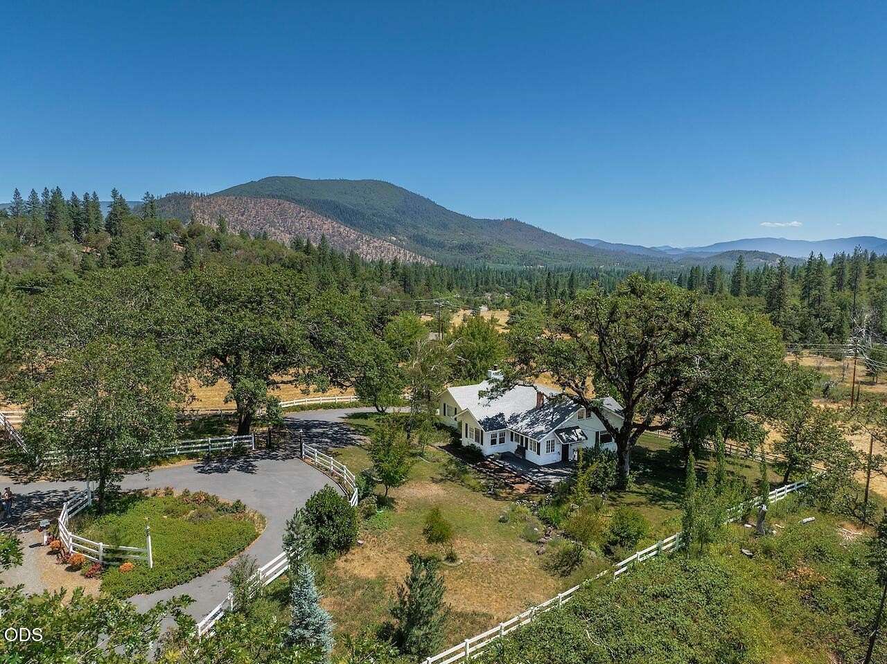 4 Acres of Land with Home for Sale in Grants Pass, Oregon