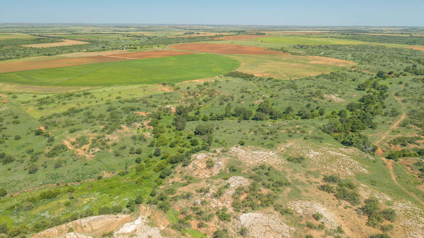 140 Acres of Land with Home for Sale in Shamrock, Texas
