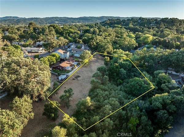 1.25 Acres of Residential Land for Sale in Templeton, California