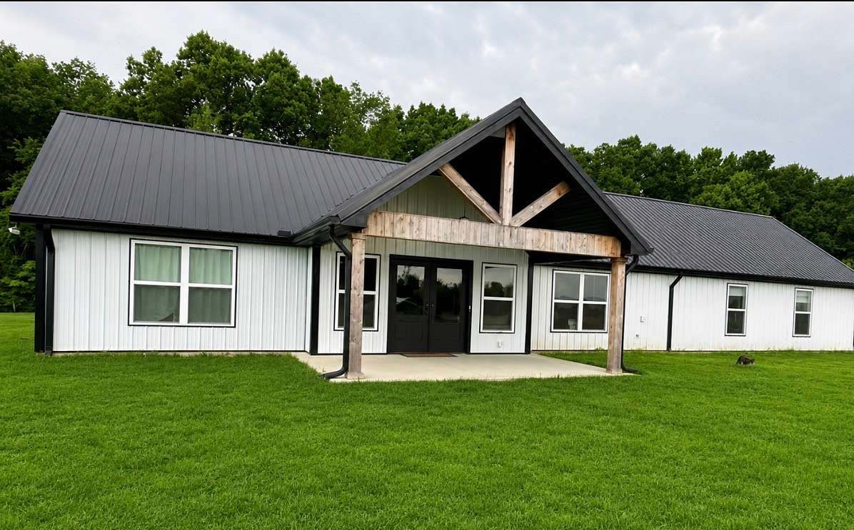 5.12 Acres of Land with Home for Sale in Springfield, Tennessee