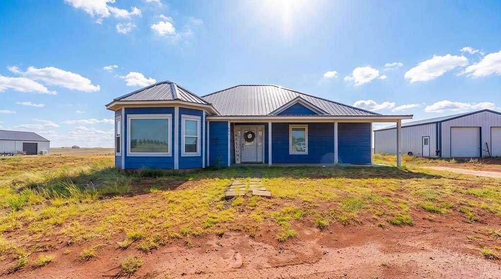 3.27 Acres of Land with Home for Sale in Seminole, Texas