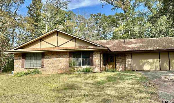 1.5 Acres of Land with Home for Sale in Gladewater, Texas