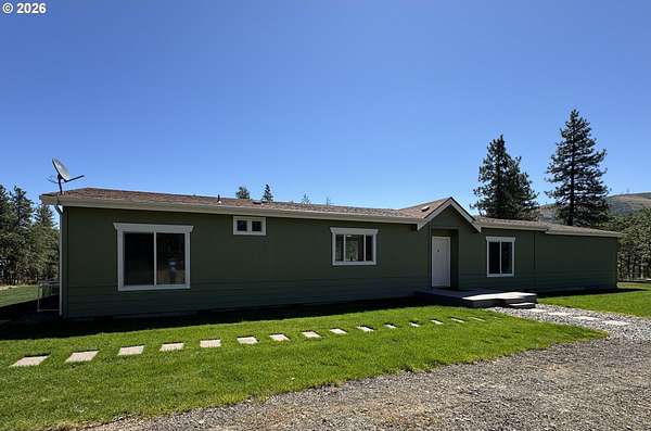 22 Acres of Land with Home for Sale in Lyle, Washington