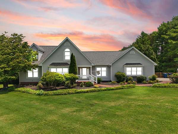 3.1 Acres of Land with Home for Sale in Somerset, Kentucky