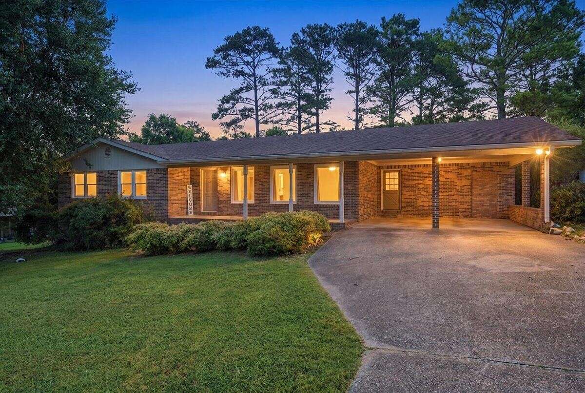 1.75 Acres of Land with Home for Sale in Bridgeport, Alabama