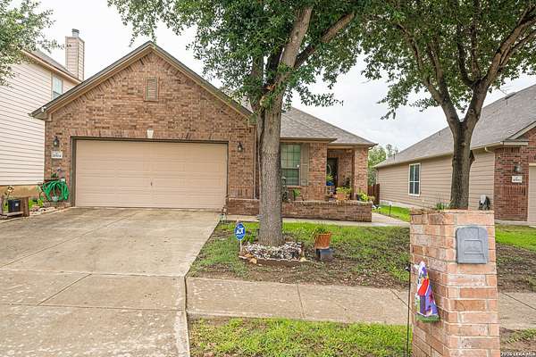 14 Acres of Land with Home for Sale in Live Oak, Texas