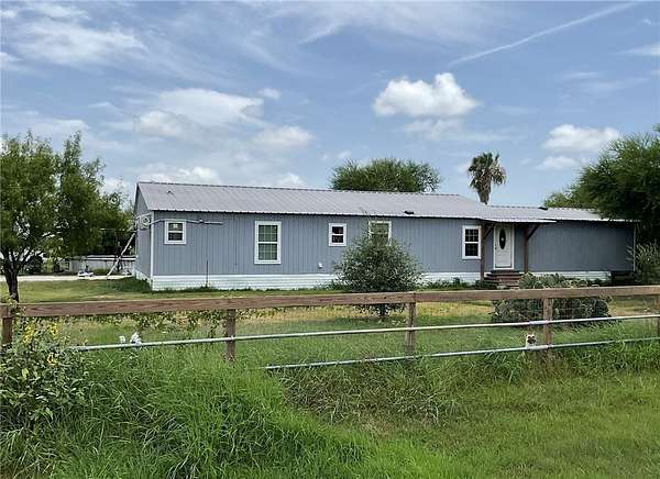 1.5 Acres of Land with Home for Sale in Sinton, Texas