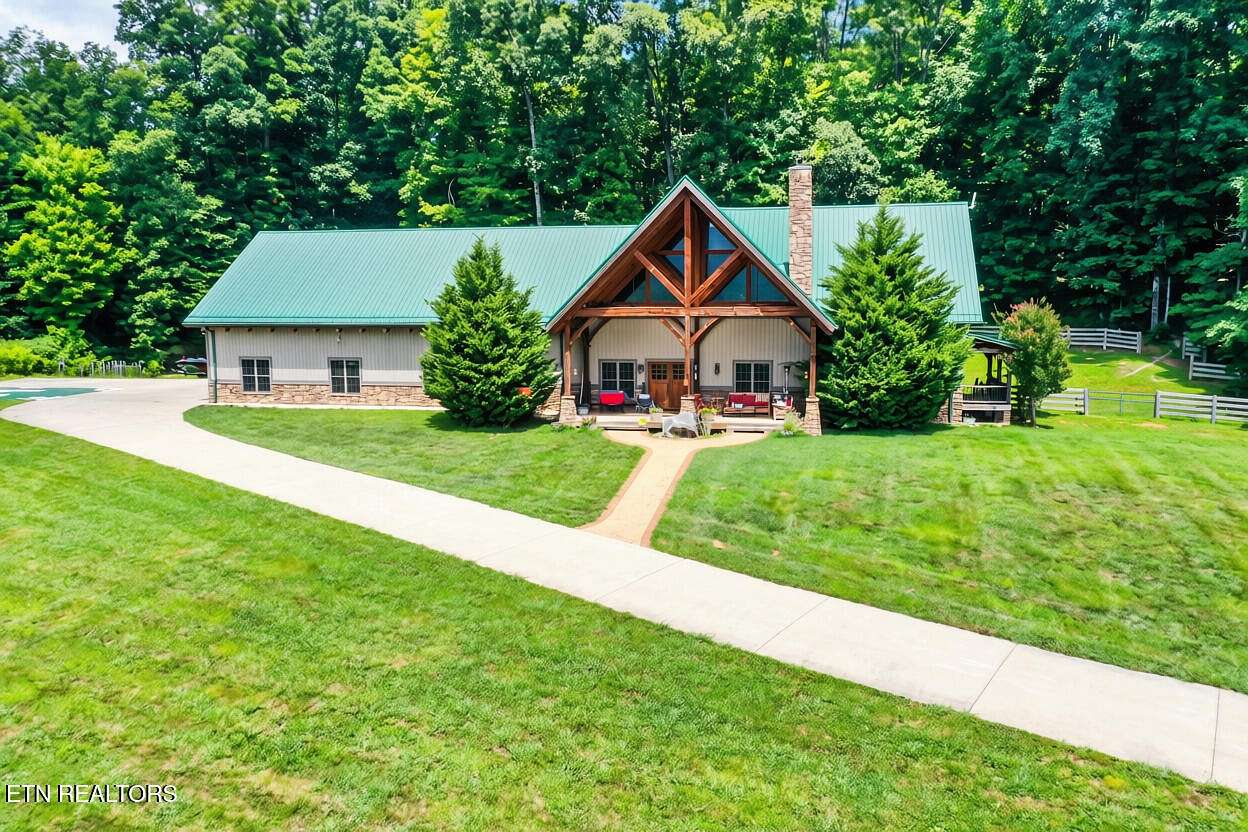 229 Acres of Land with Home for Sale in Thorn Hill, Tennessee