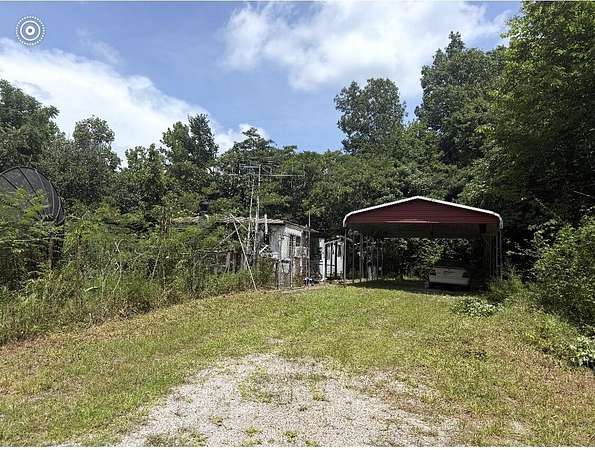2 Acres of Land with Home for Sale in Burnside, Kentucky