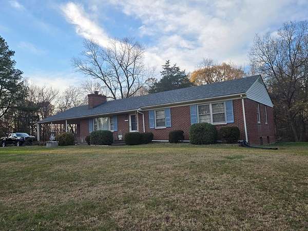 12.3 Acres of Land with Home for Sale in Farmville, Virginia