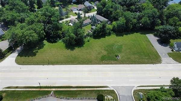 1.25 Acres of Commercial Land for Sale in Brighton Township, Michigan