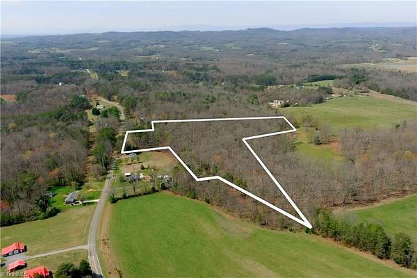 10 Acres of Residential Land for Sale in Pilot Mountain, North Carolina