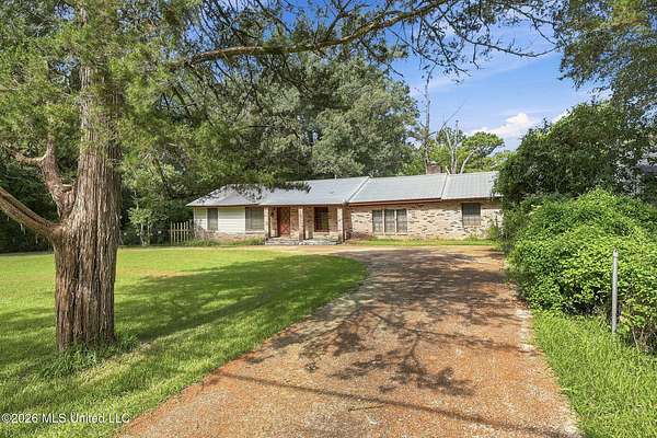 2.3 Acres of Land with Home for Sale in Jackson, Mississippi