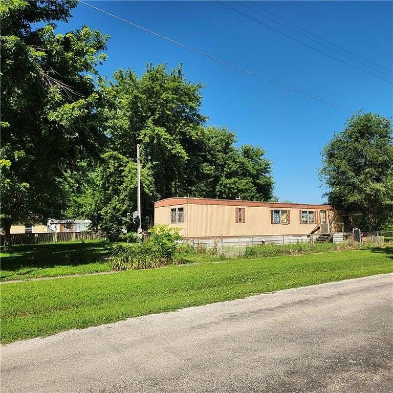 0.3 Acres of Residential Land for Sale in Henrietta, Missouri