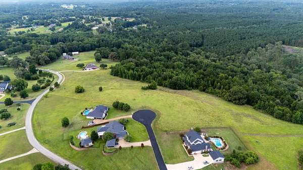 9 Acres of Residential Land for Sale in Hallsville, Texas