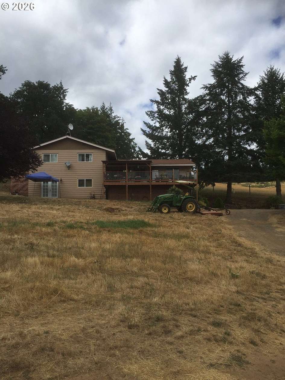 41.4 Acres of Land with Home for Sale in Gaston, Oregon