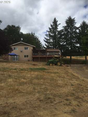 41.4 Acres of Land with Home for Sale in Gaston, Oregon