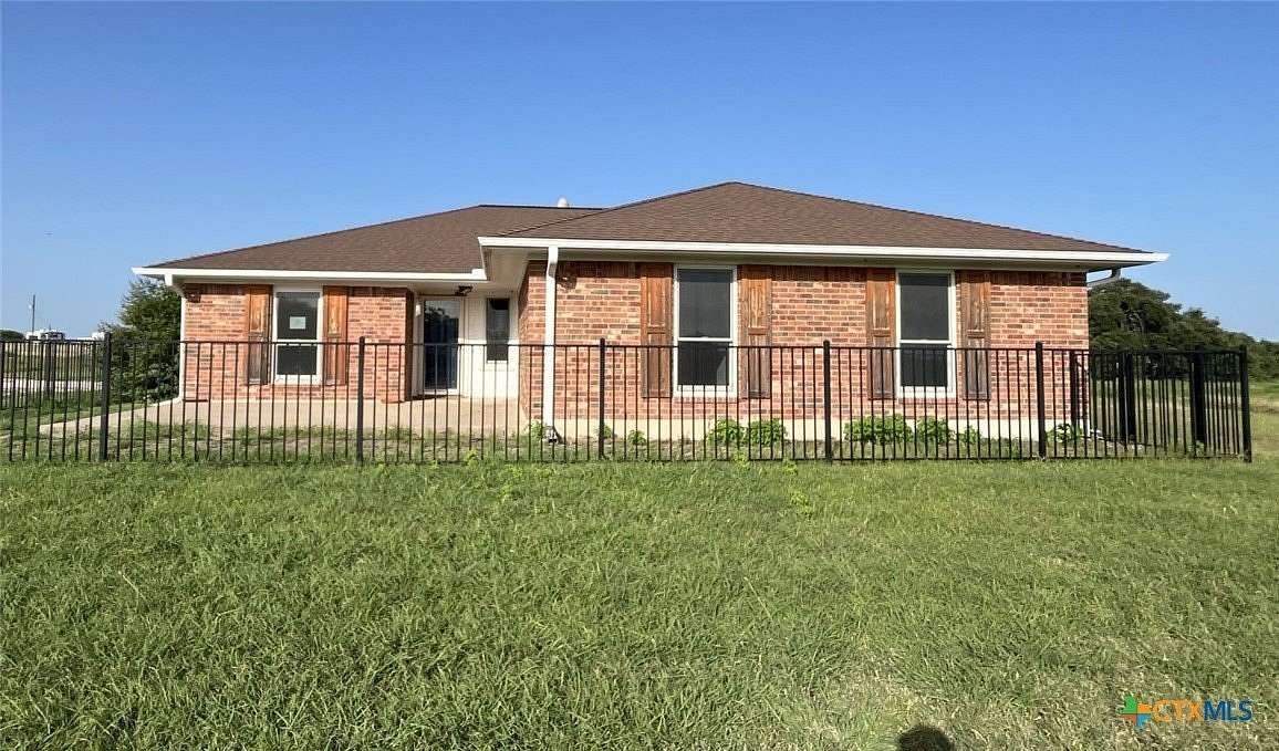 11.3 Acres of Land with Home for Sale in Georgetown, Texas