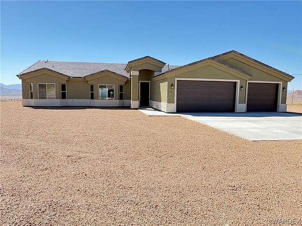 5.58 Acres of Land with Home for Sale in Kingman, Arizona