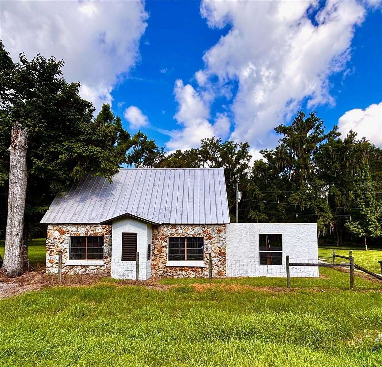 15.1 Acres of Land with Home for Sale in Webster, Florida