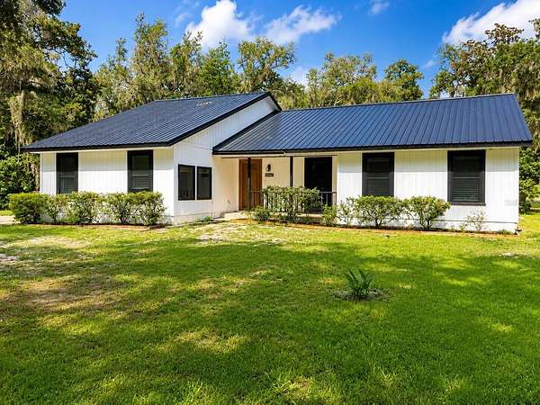 3.5 Acres of Land with Home for Sale in Weirsdale, Florida