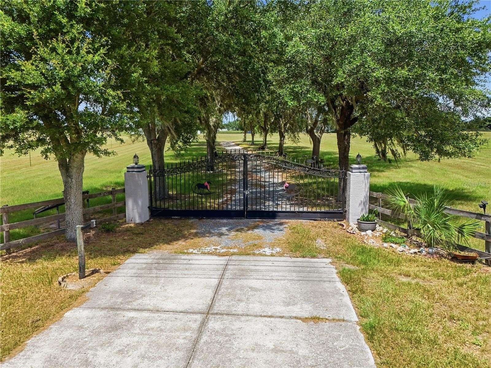 11.6 Acres of Land with Home for Sale in Anthony, Florida