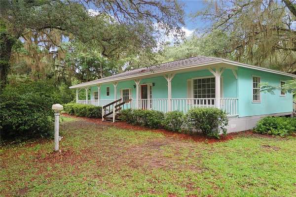 2.5 Acres of Land with Home for Sale in Hawthorne, Florida