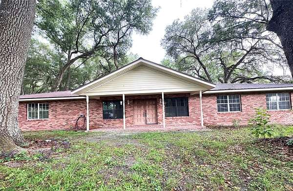 11 Acres of Land with Home for Lease in Gainesville, Florida
