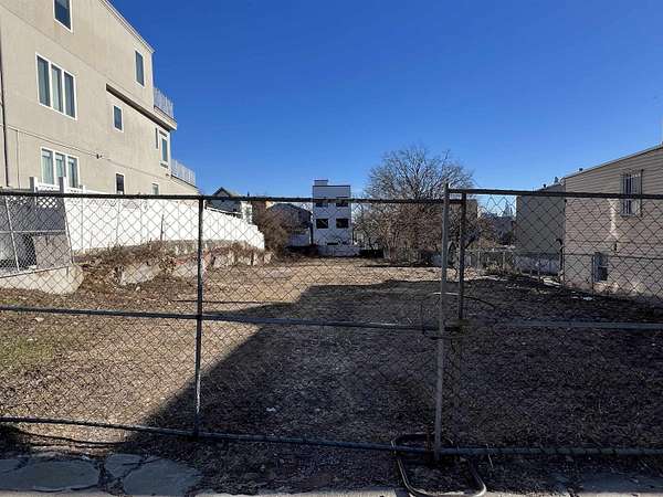 0.22 Acres of Residential Land for Sale in West New York, New Jersey