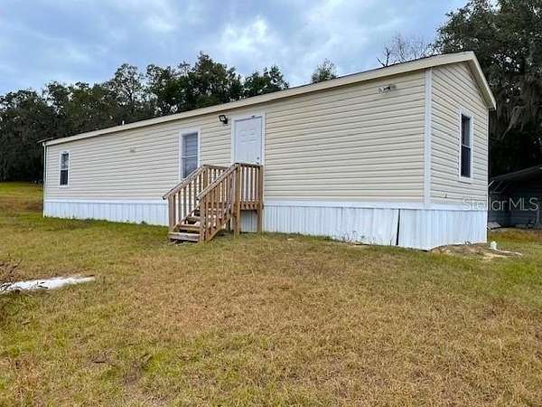 20 Acres of Land with Home for Lease in Morriston, Florida
