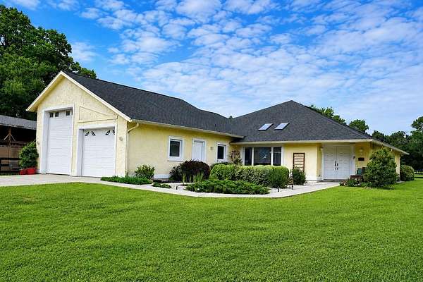 6.5 Acres of Land with Home for Sale in Ocala, Florida