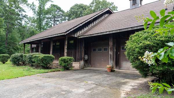 32 Acres of Agricultural Land with Home for Sale in Thorsby, Alabama