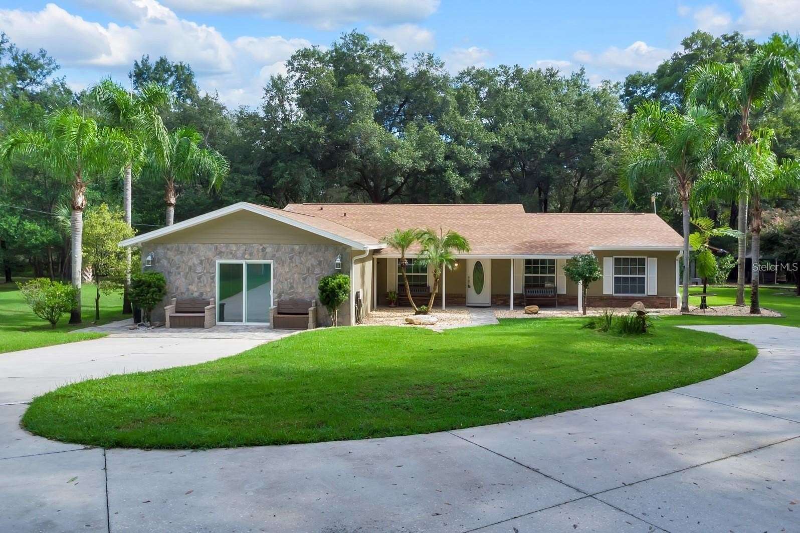 2.5 Acres of Land with Home for Sale in Apopka, Florida