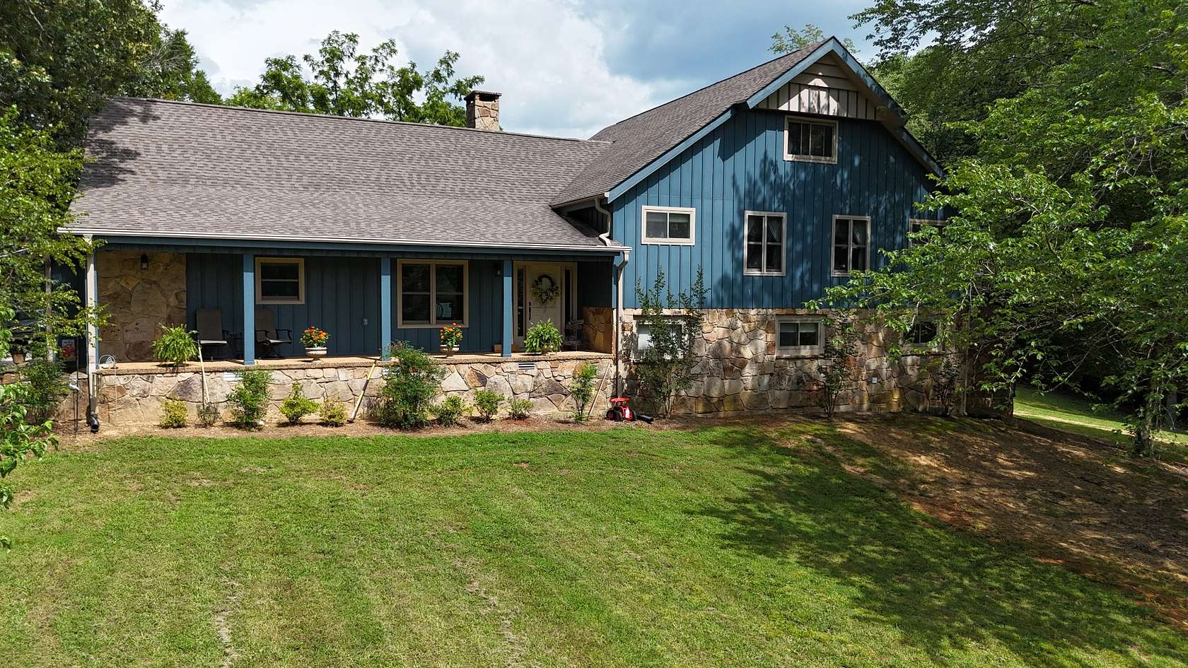 6 Acres of Land with Home for Sale in McMinnville, Tennessee