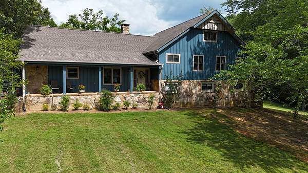 6 Acres of Land with Home for Sale in McMinnville, Tennessee