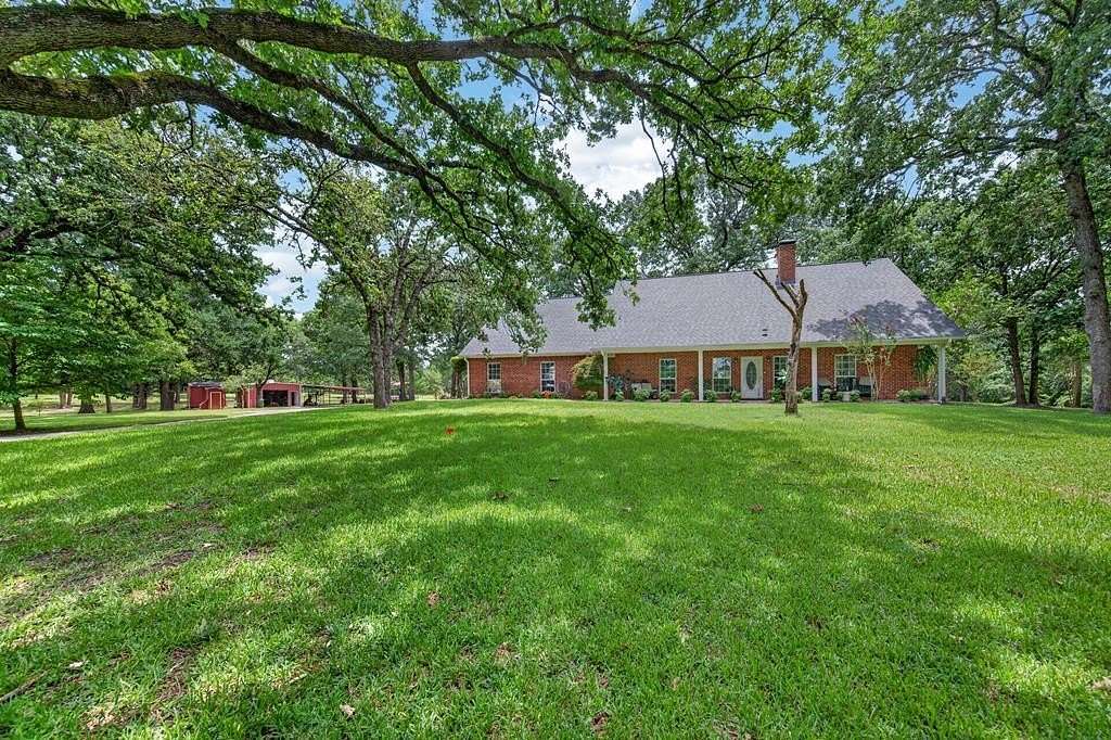14.2 Acres of Recreational Land with Home for Sale in Athens, Texas