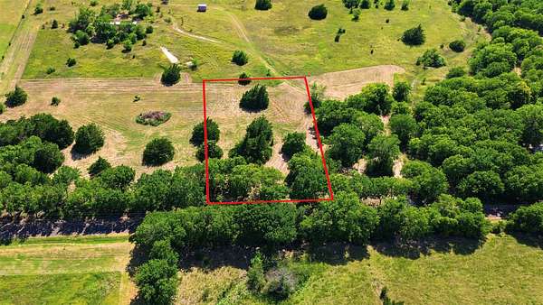 1 Acre of Residential Land for Sale in Italy, Texas