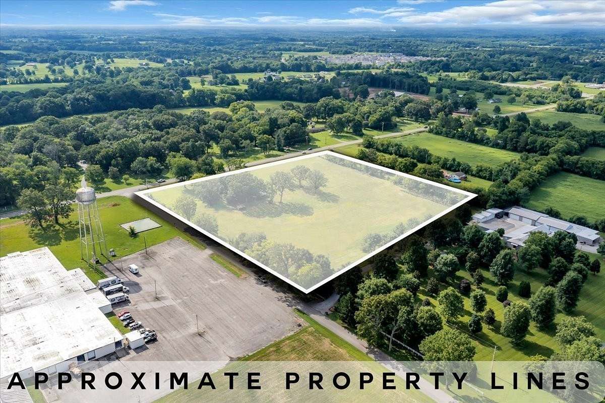 7.7 Acres of Improved Commercial Land for Sale in Chapel Hill, Tennessee