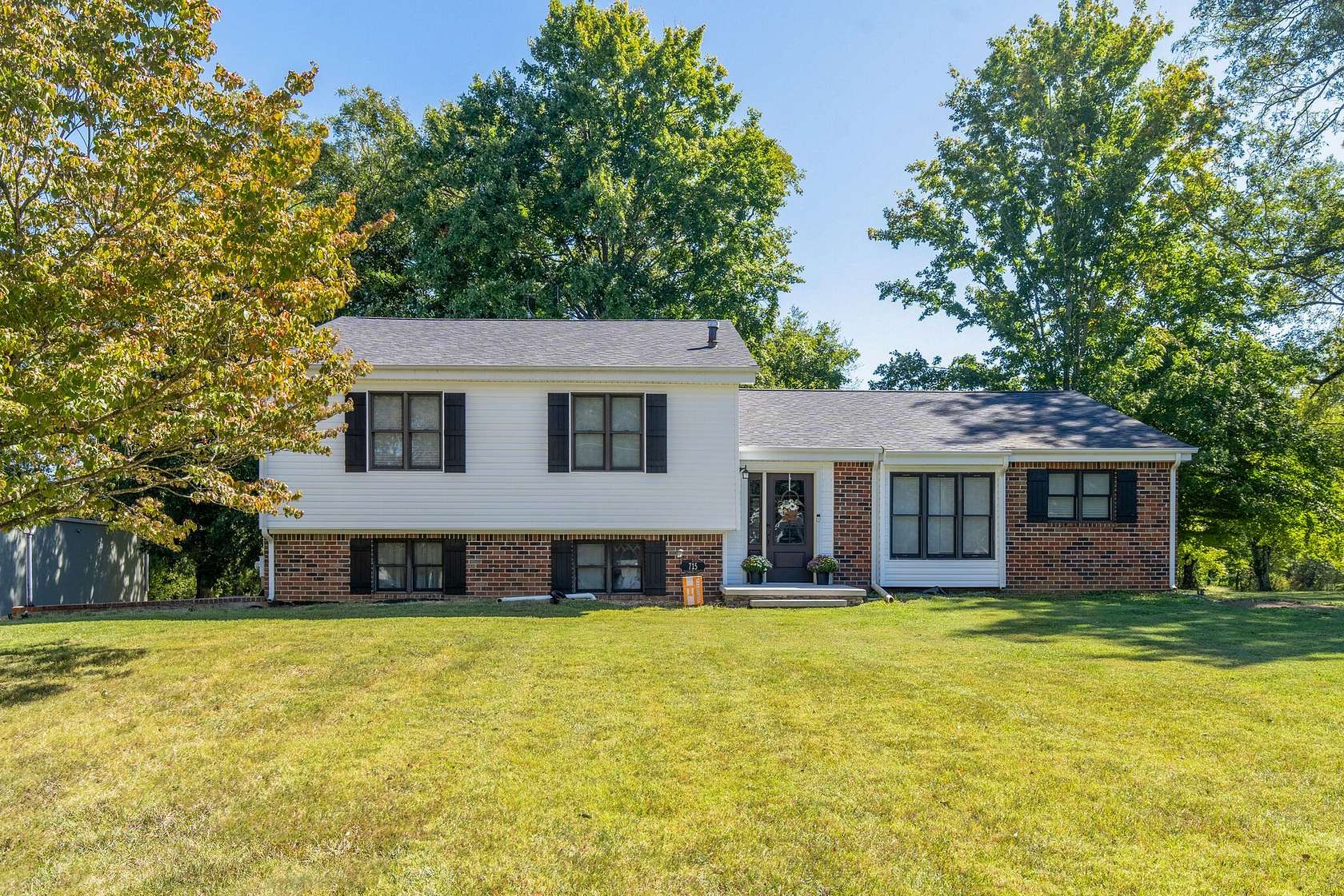 1.6 Acres of Land with Home for Sale in Shelbyville, Tennessee