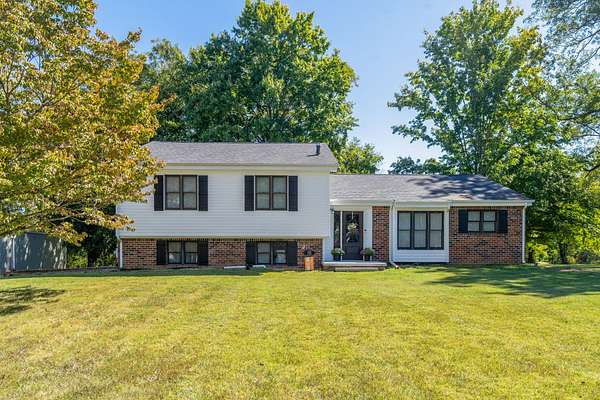 1.6 Acres of Land with Home for Sale in Shelbyville, Tennessee