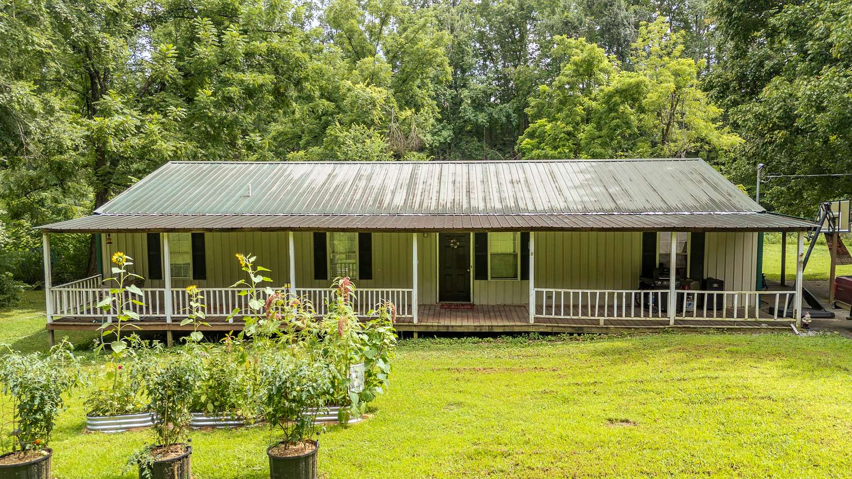 4.6 Acres of Land with Home for Sale in Waynesboro, Tennessee