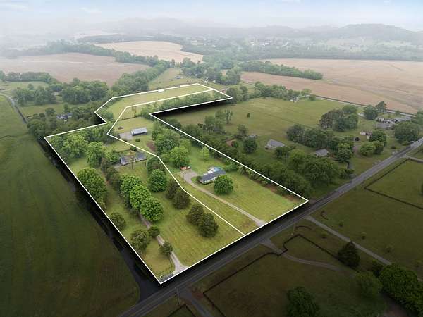 15 Acres of Land with Home for Sale in Franklin, Tennessee
