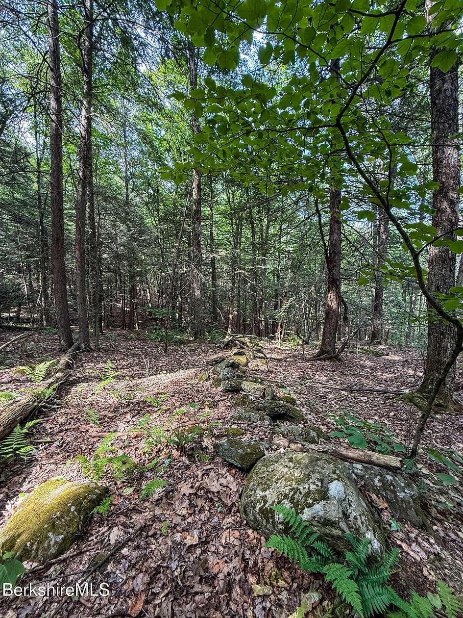 3.56 Acres of Residential Land for Sale in Becket, Massachusetts