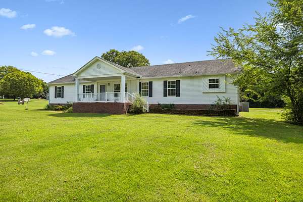 2.26 Acres of Land with Home for Sale in Franklin, Tennessee