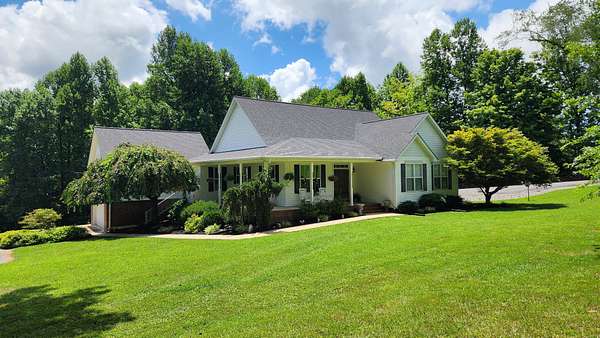31 Acres of Recreational Land with Home for Sale in Woodbury, Tennessee