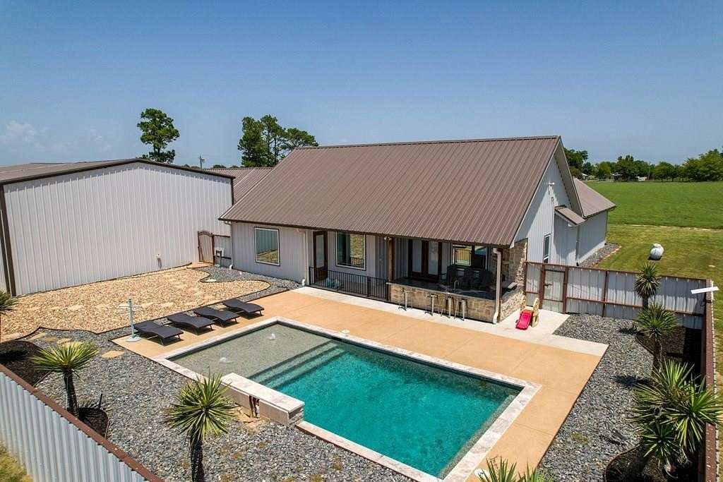 9.12 Acres of Land with Home for Sale in Canton, Texas