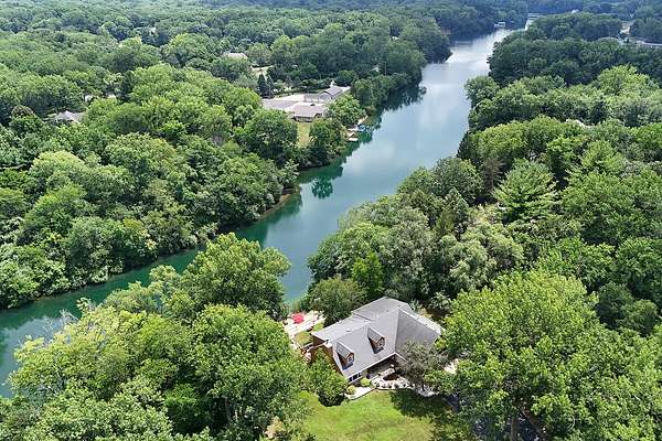 4.68 Acres of Land with Home for Sale in Morris, Illinois